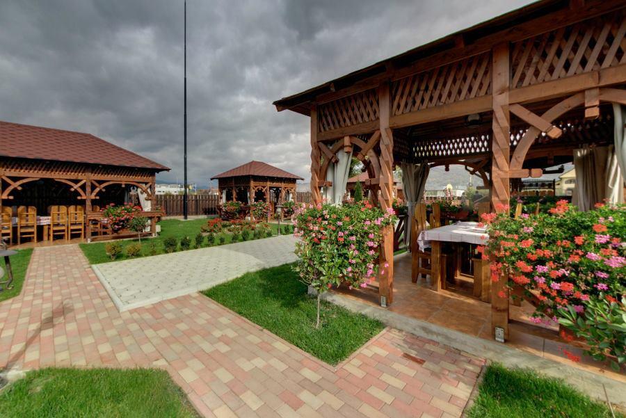 Pensiunea Cabana Soimul Comanesti  Exterior photo